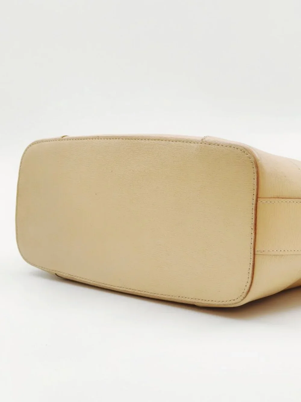 Gucci brand color